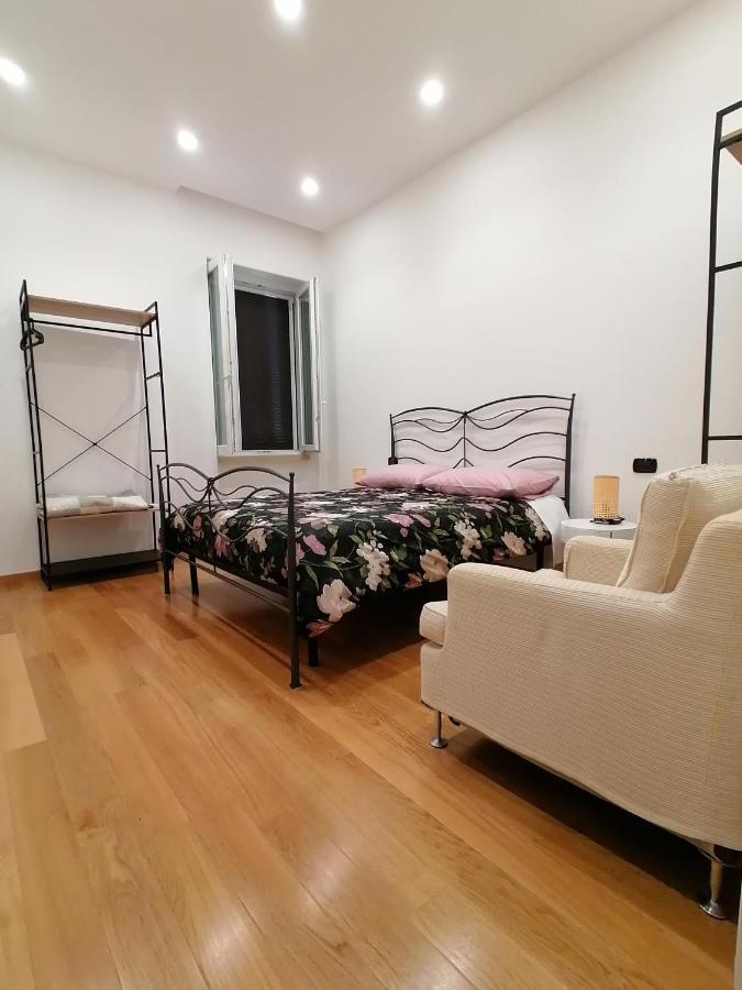 New Rooms Center 巴里 外观 照片