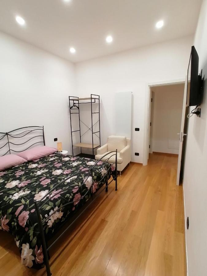 New Rooms Center 巴里 外观 照片