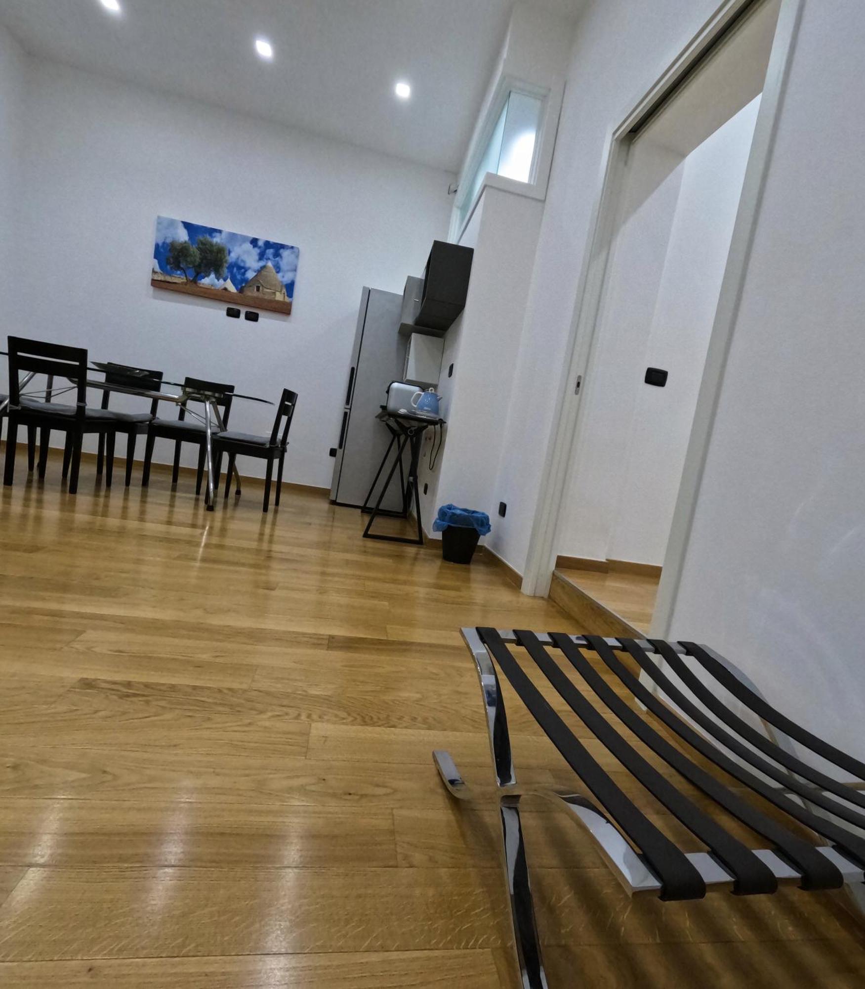 New Rooms Center 巴里 外观 照片