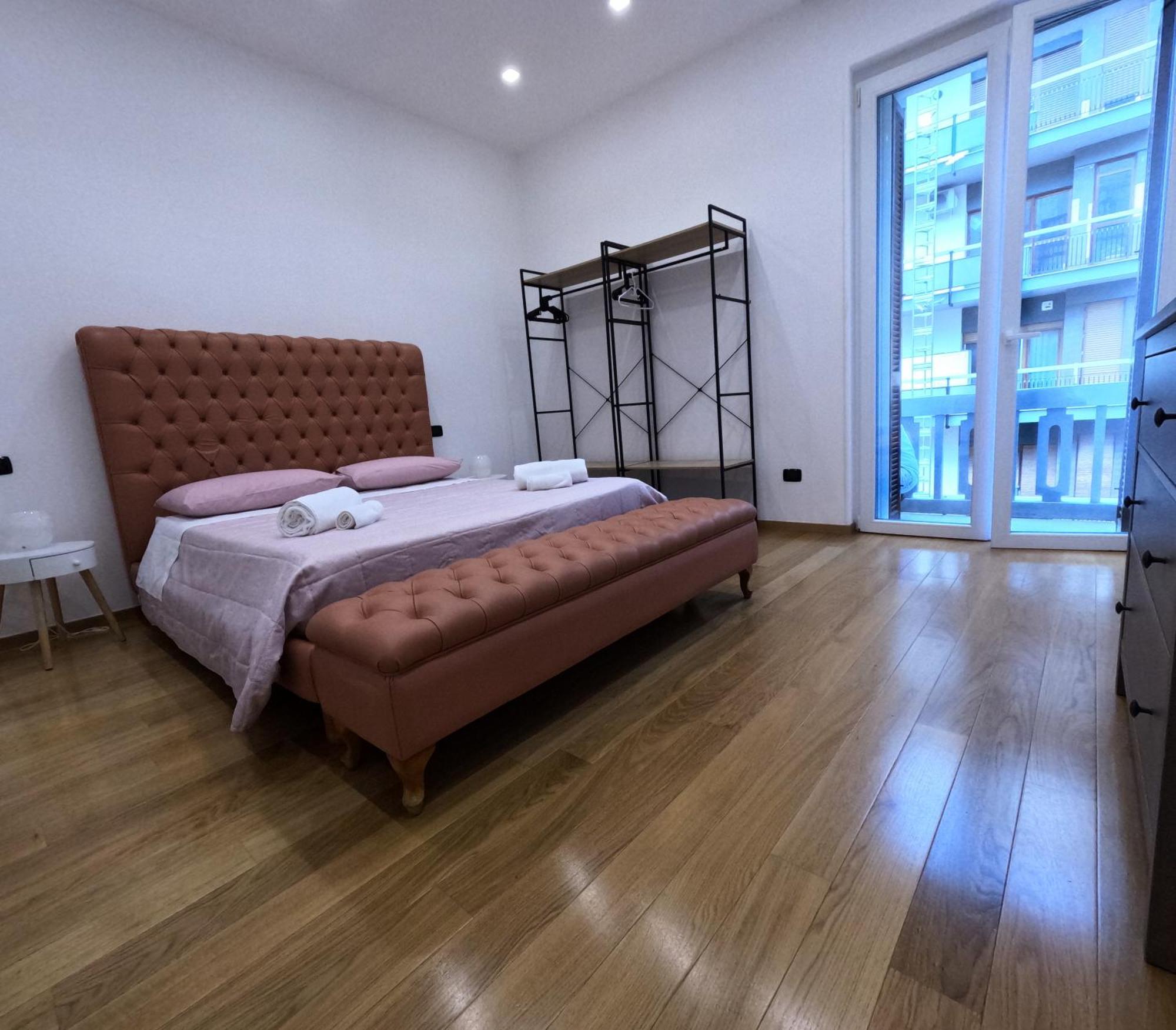 New Rooms Center 巴里 外观 照片