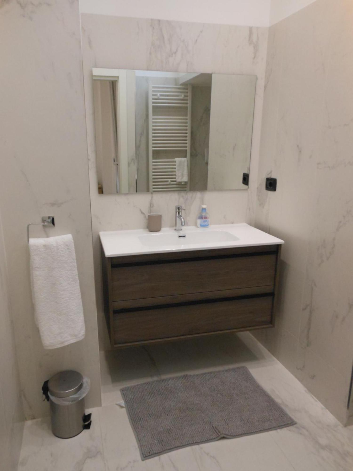 New Rooms Center 巴里 外观 照片